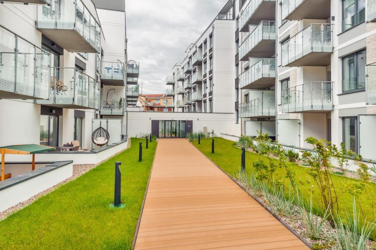Apartamenty Sun & Snow Nadmorskie Tarasy Z Basenem Kołobrzeg Exterior foto